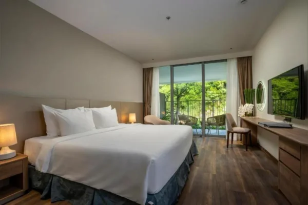 Căn hộ 1 phòng ngủ Flamingo Cát Bà với giường đôi cỡ King