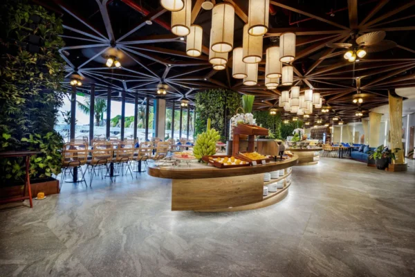 thưởng thức những bữa ăn sang trọng tại nhà hàng